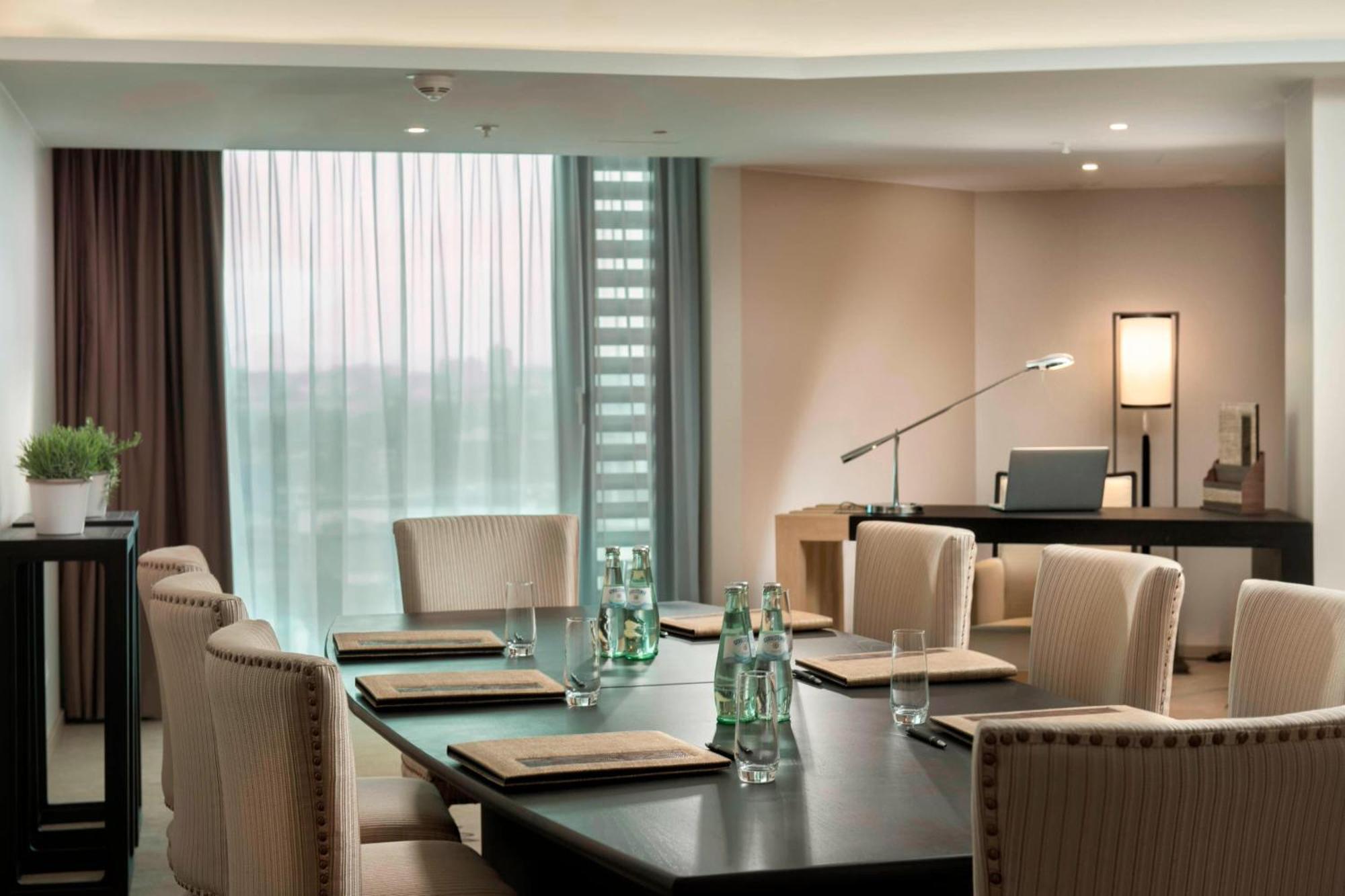 Delta Hotels By Marriott Frankfurt Offenbach Exterior photo
