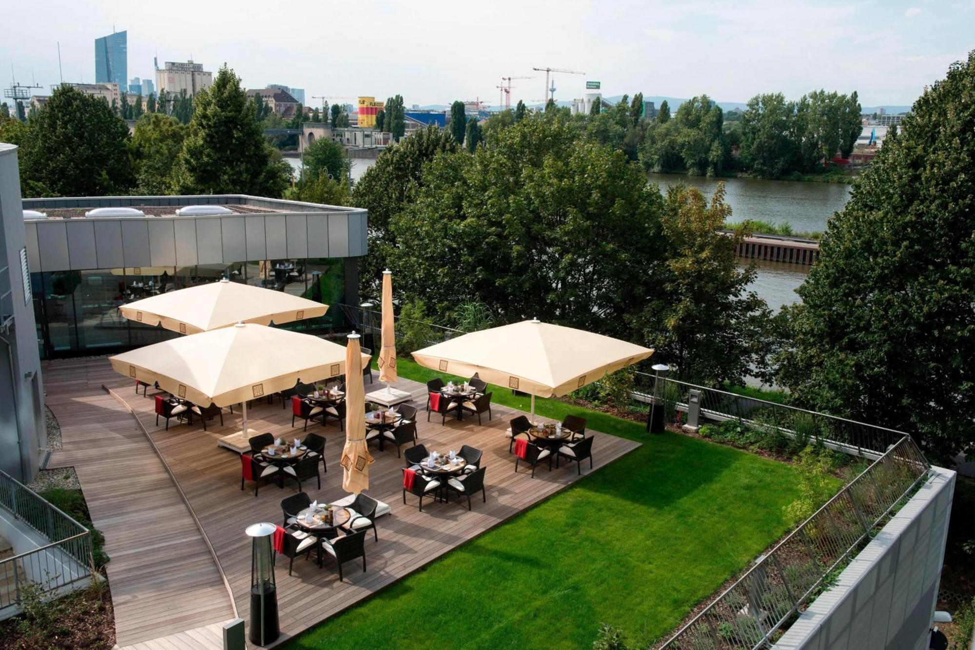 Delta Hotels By Marriott Frankfurt Offenbach Exterior photo